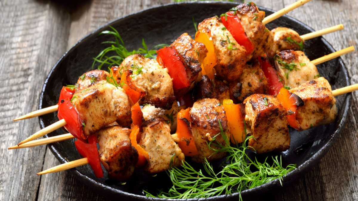 Pork and pepper kebabs