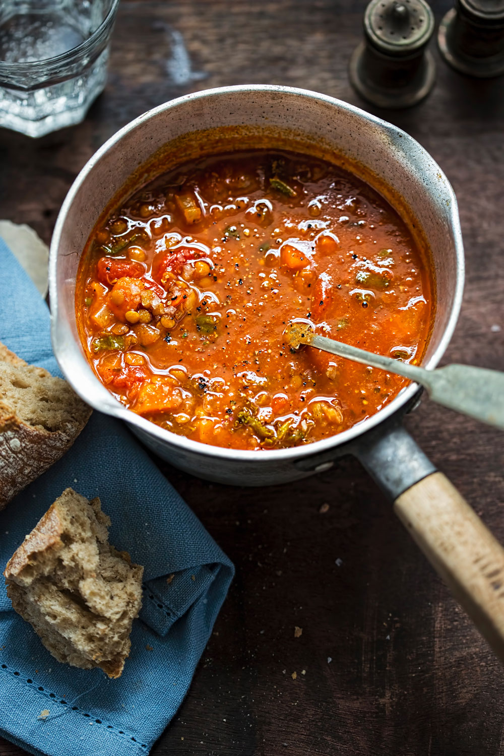 Chickpea soup with red peppers