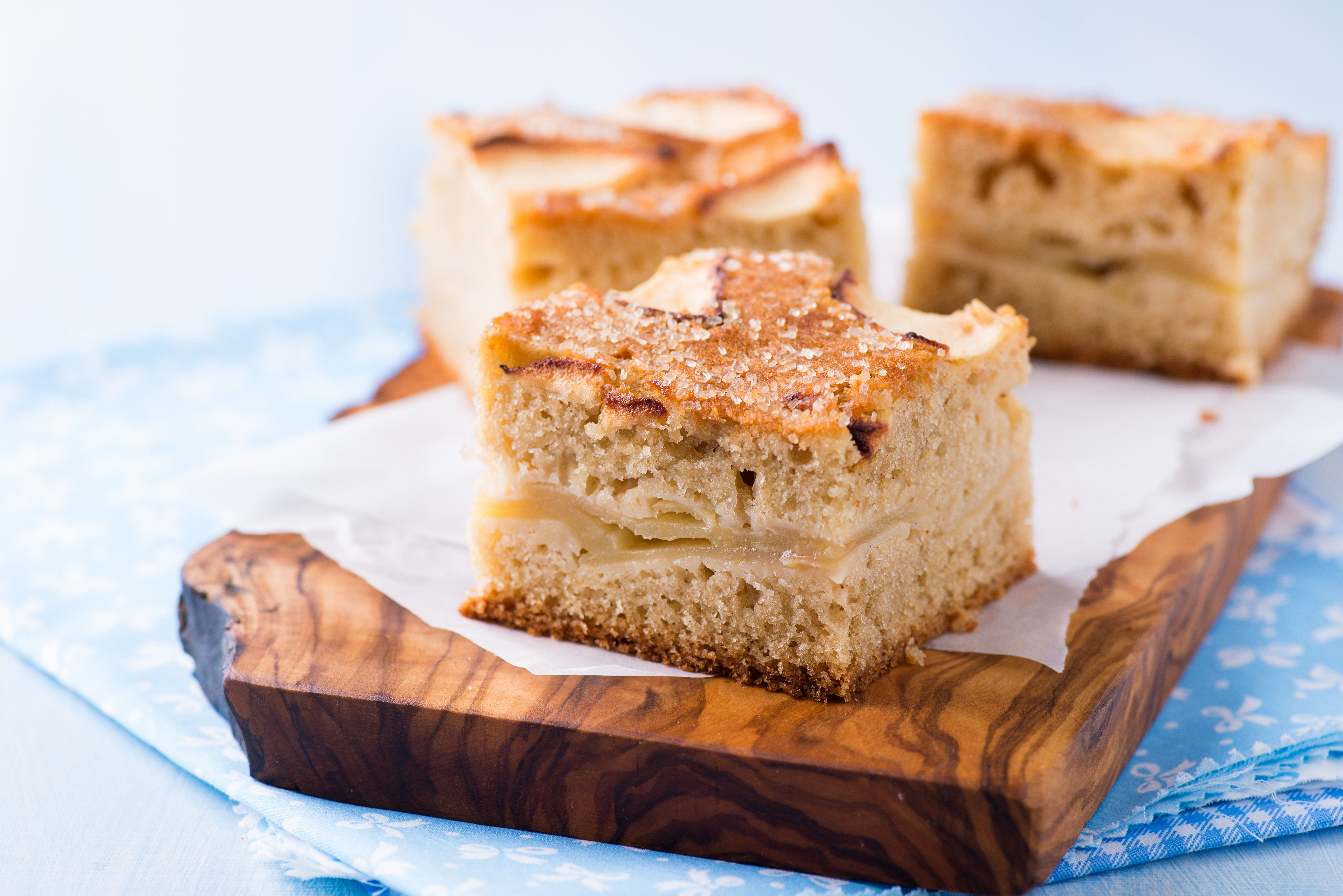 Apple sponge squares