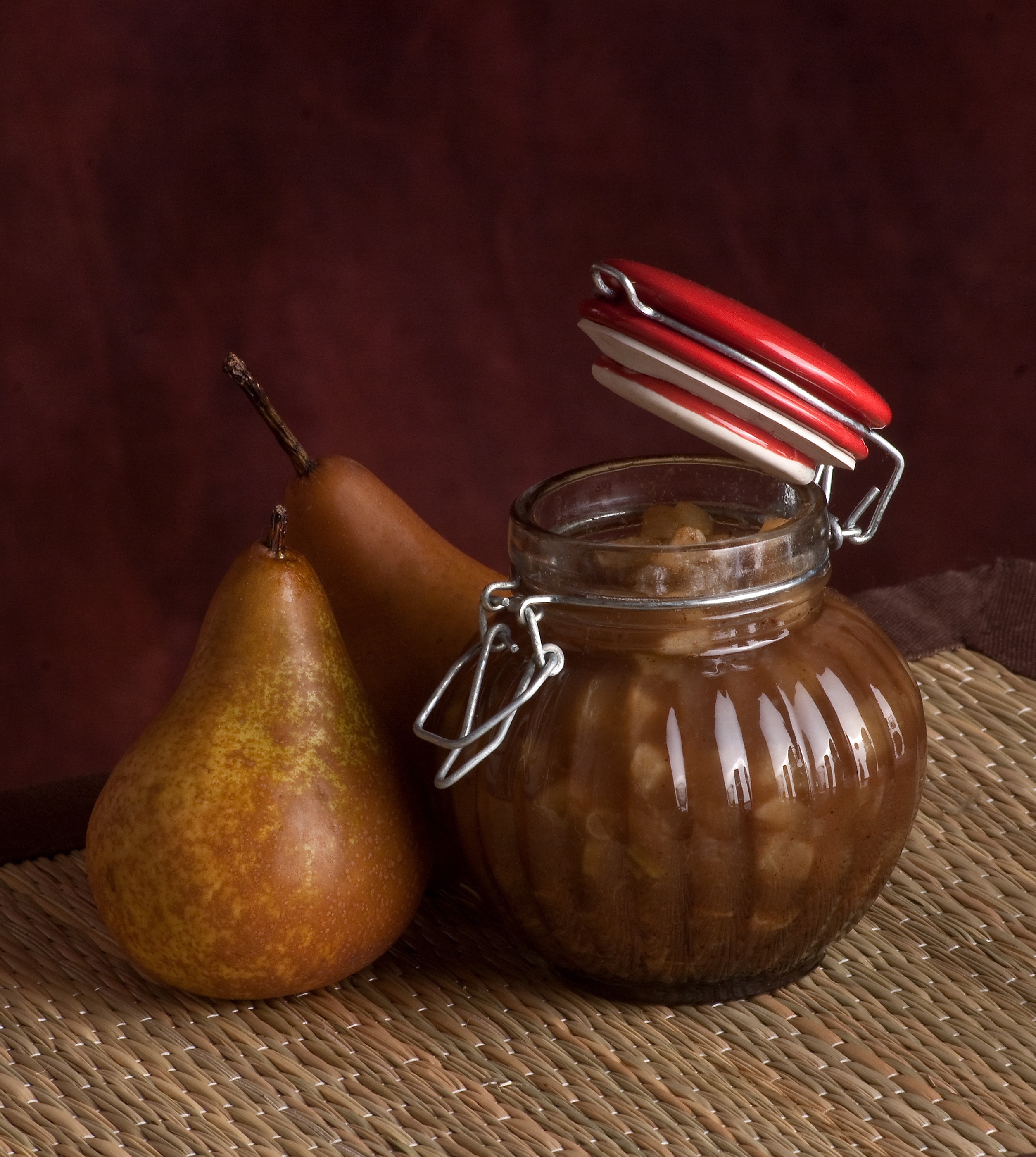 Pear and date chutney