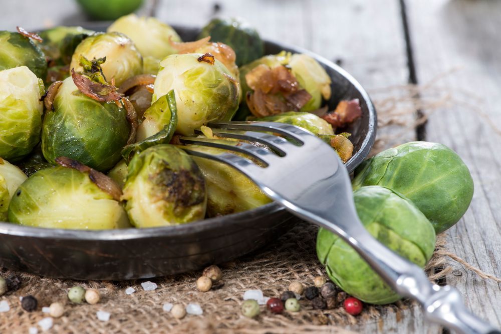 Brussels sprouts with apple and red onion