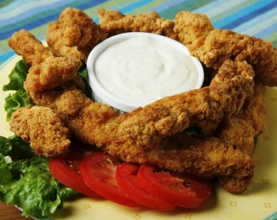 Herby chicken strips with creamy dip